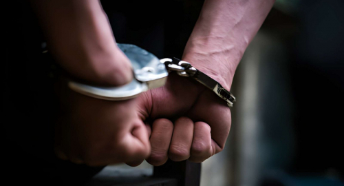 Ivrea, tenta di bruciare la compagna: arrestato 47enne